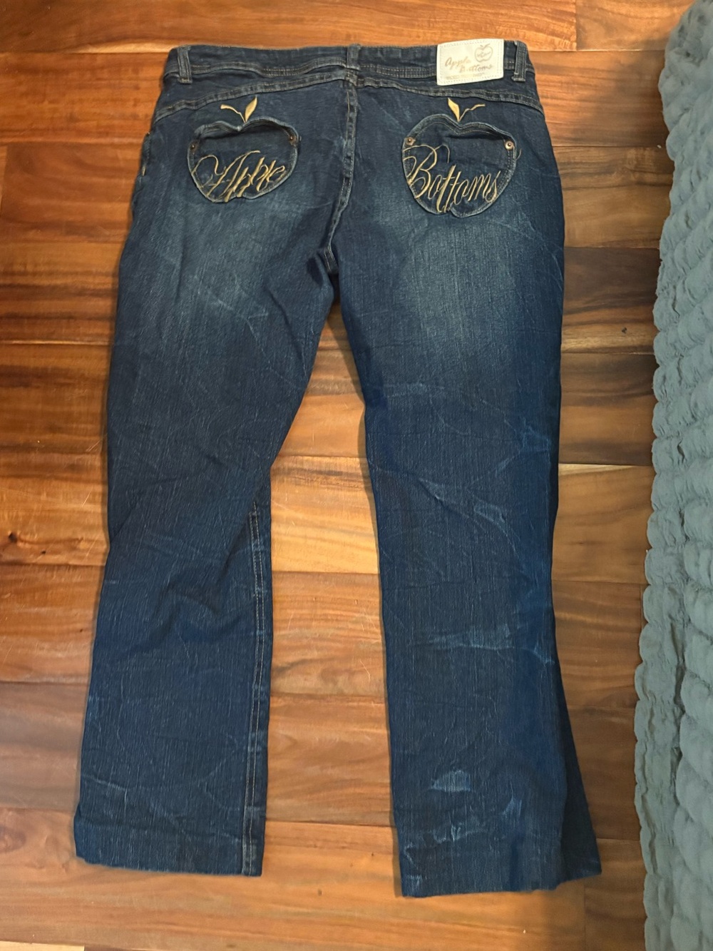 Vintage Apple Bottoms Jeans Size 11/12 Dark Wash Heart Pocket Y2K Bootcut (1353)